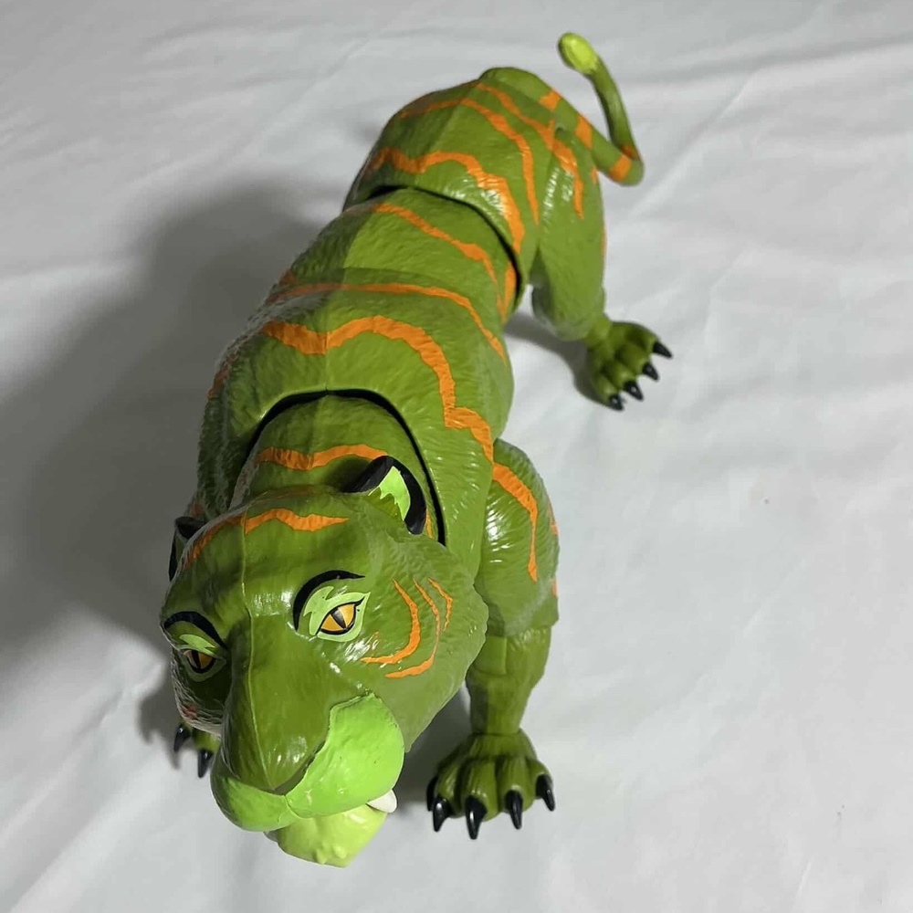 Masters of the Universe Masterverse Revelation Deluxe Battle Cat Collectible